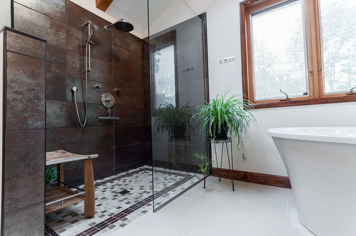 soaking-luxury-glass-shower.jpg