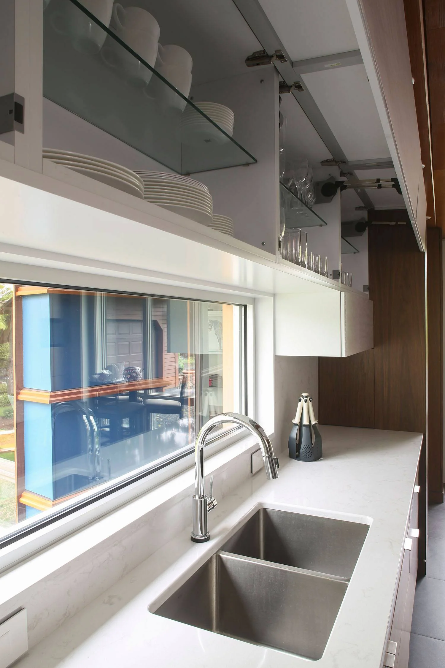 lake-house-kitchen-idea-above-sink-cabinets.jpg