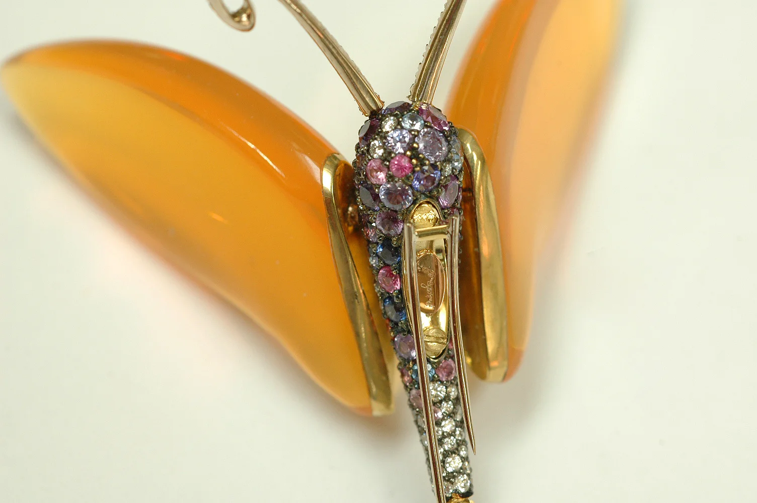 Brooch.jpg