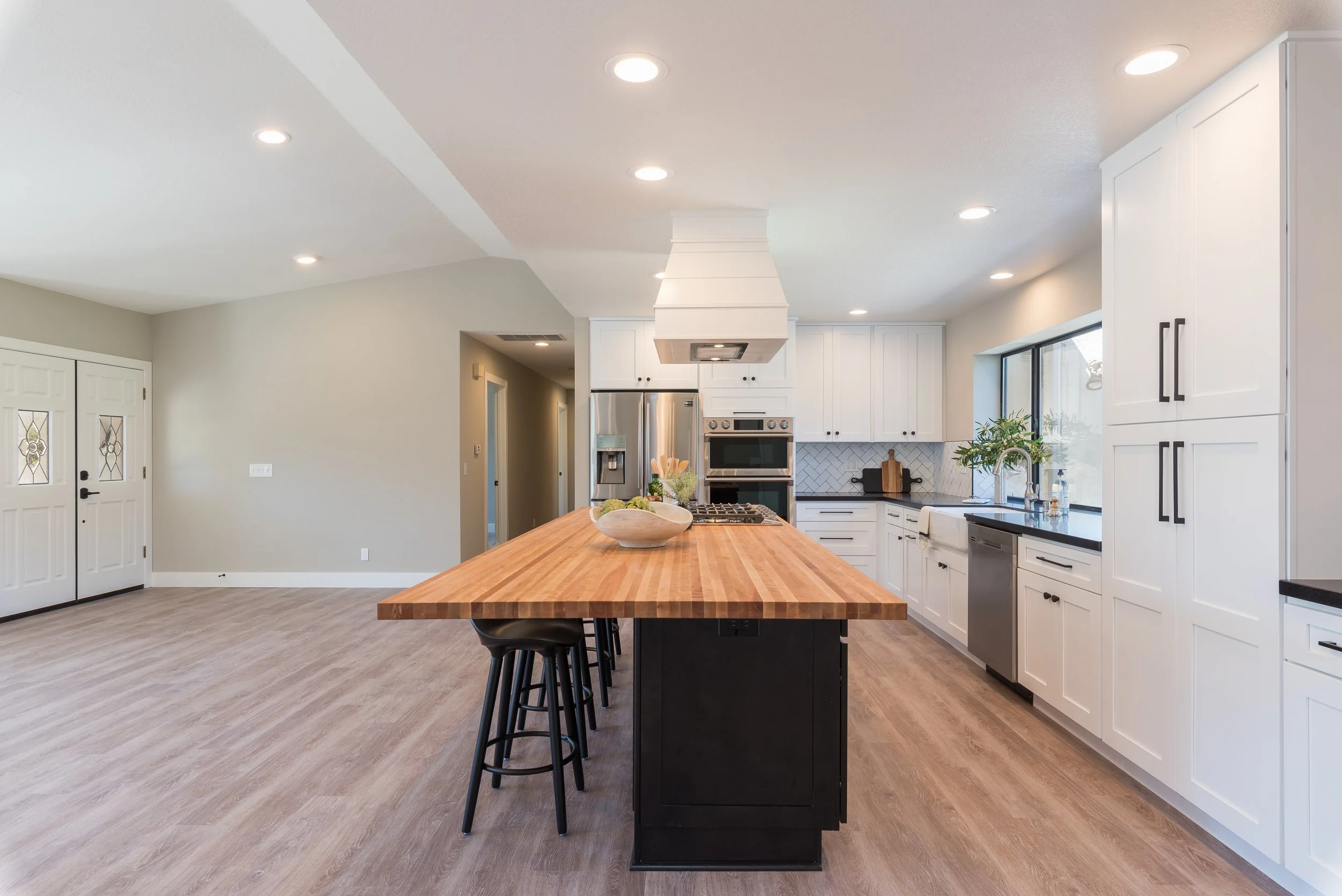 370 Mesa Rd-7.jpg