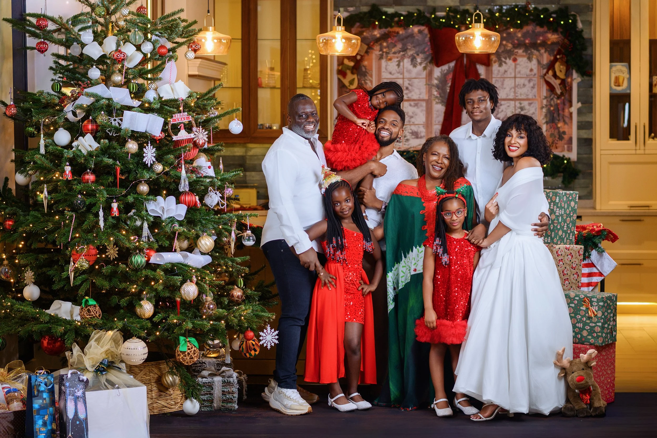 20.12.25-DensuaHeward-Mills’FamilyPortraits-4-_CAP0392-Edit_(3).jpg