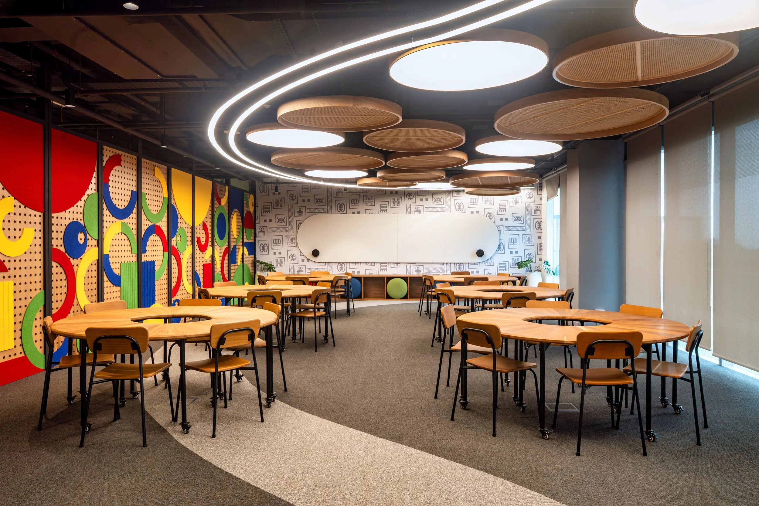 21.07.25-GoogleGhanaOfficeInteriorShoot-10-_CAP2689.jpeg