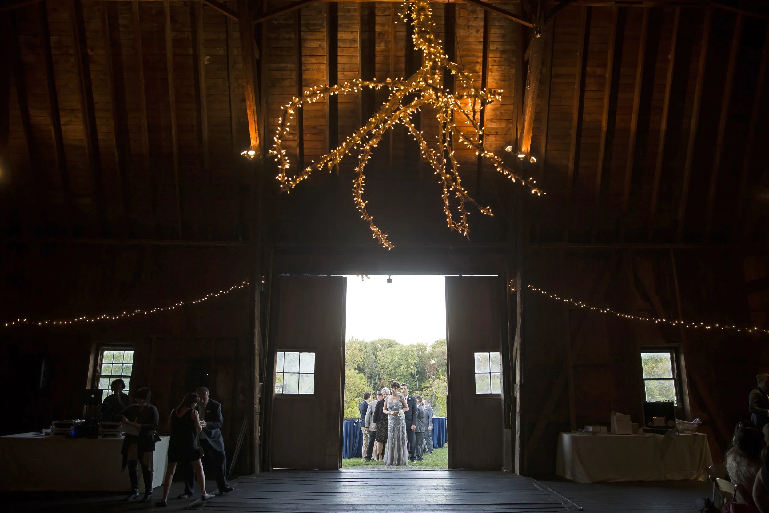 Farmhouse Upstate New York Kingston Wedding Photographer Tralee Farms