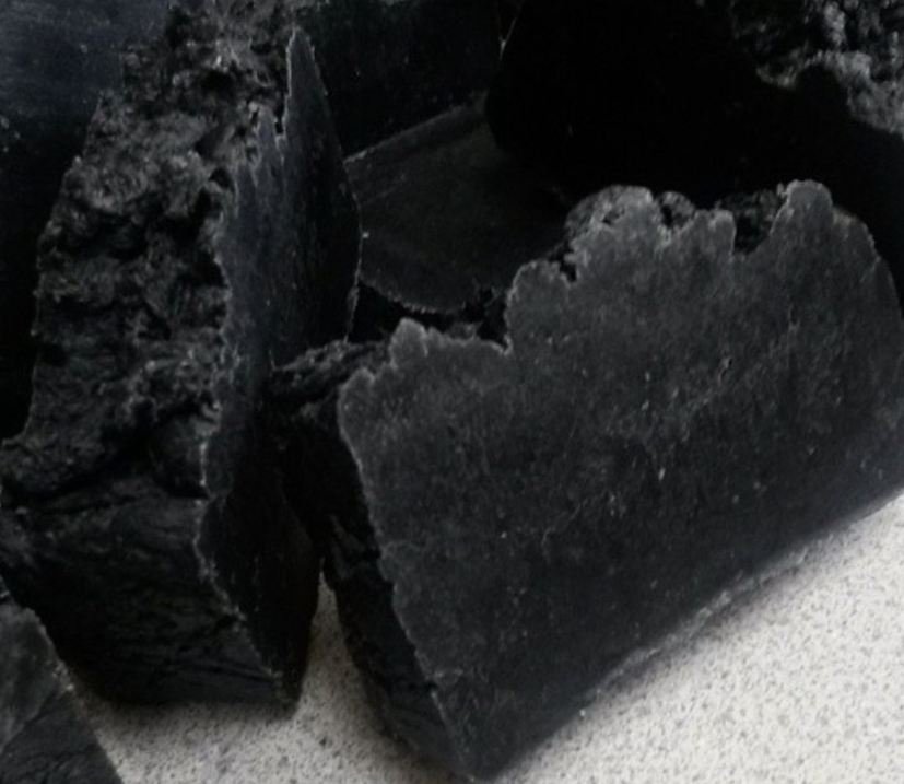 Exfoliating Sea Moss Bar w/Activated Charcoal