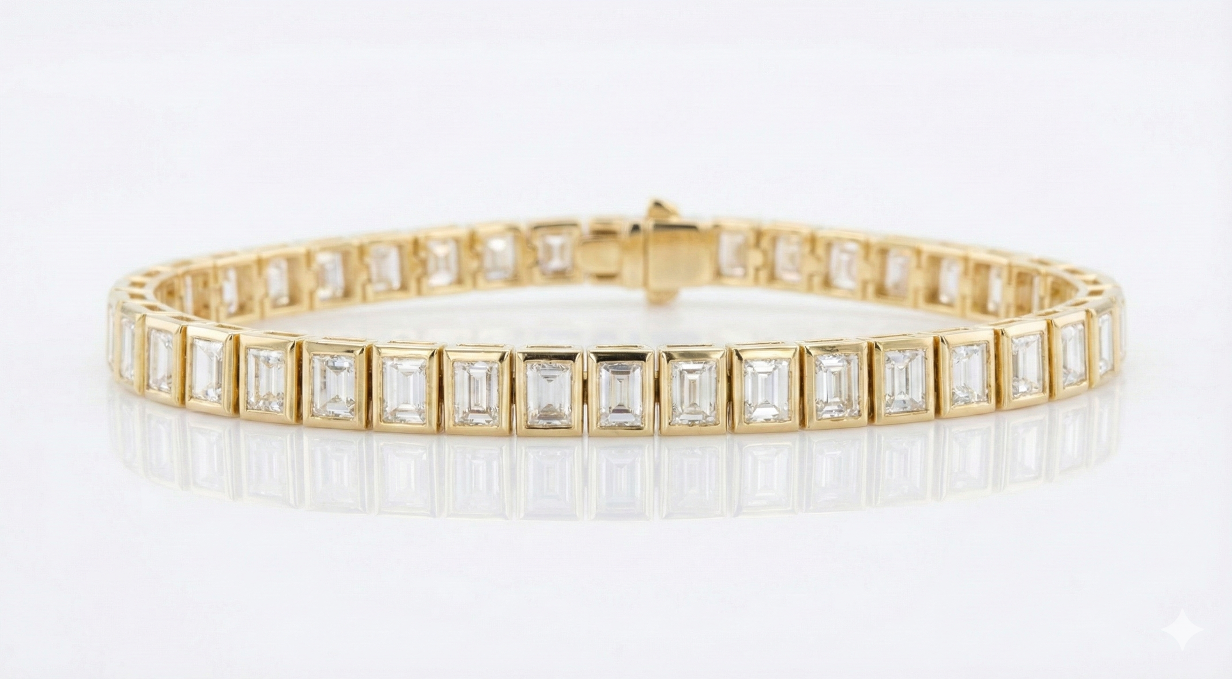 Carre Cut Diamond Bracelet.png