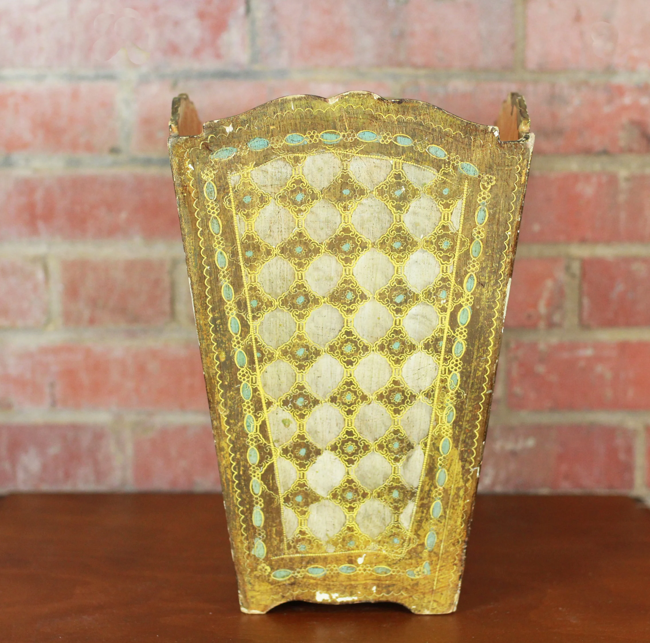Brick Backdrop-Med Sized Items-0095.jpg