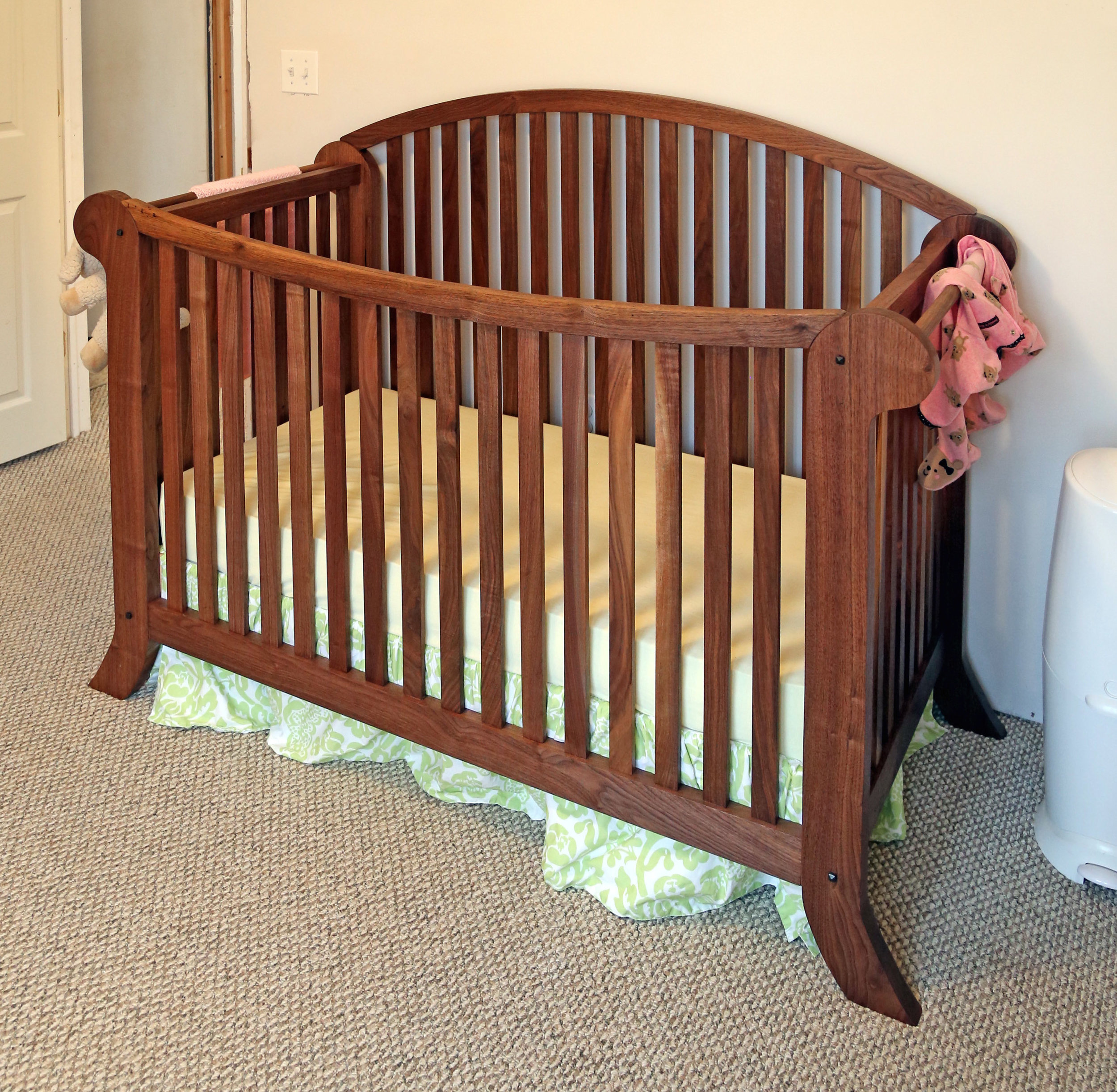  Another shot of the finished crib 