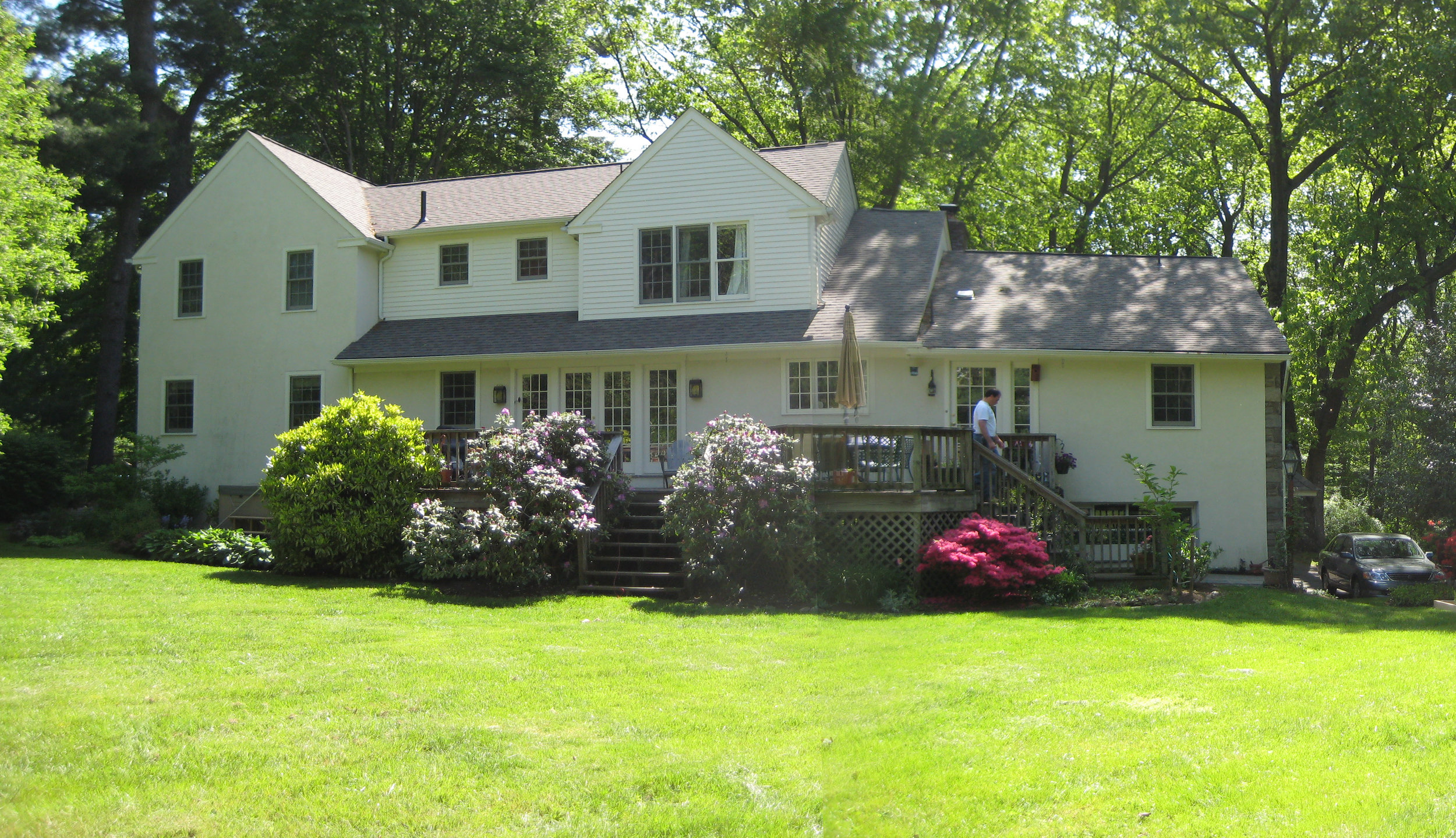  This was a deck project I completed back in late 2009 - early 2010. This is a  before  shot of the original deck.&nbsp; 