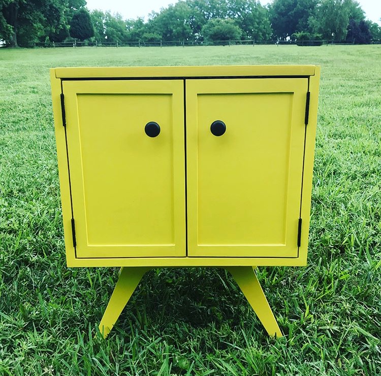 This mid-century style stereo console was commissioned by a client in Boston to house his turntable and other stereo components.