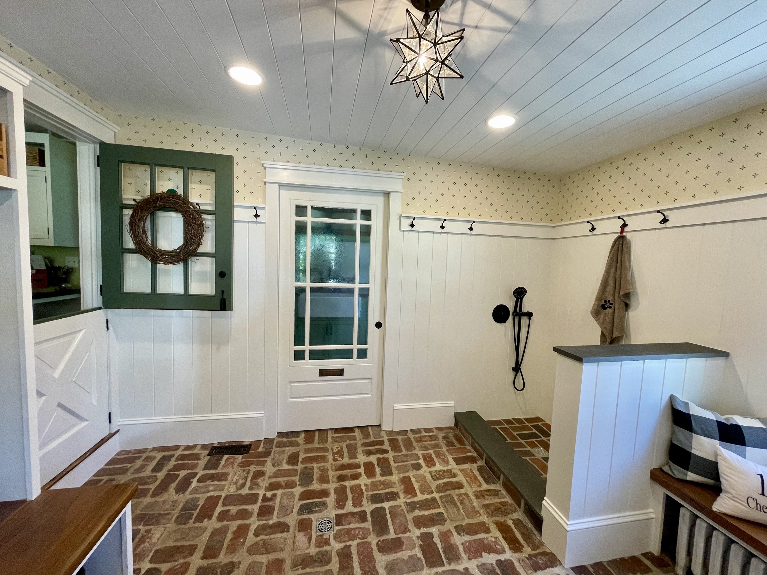  The finished room turned out great, the stenciling added a really nice touch.  