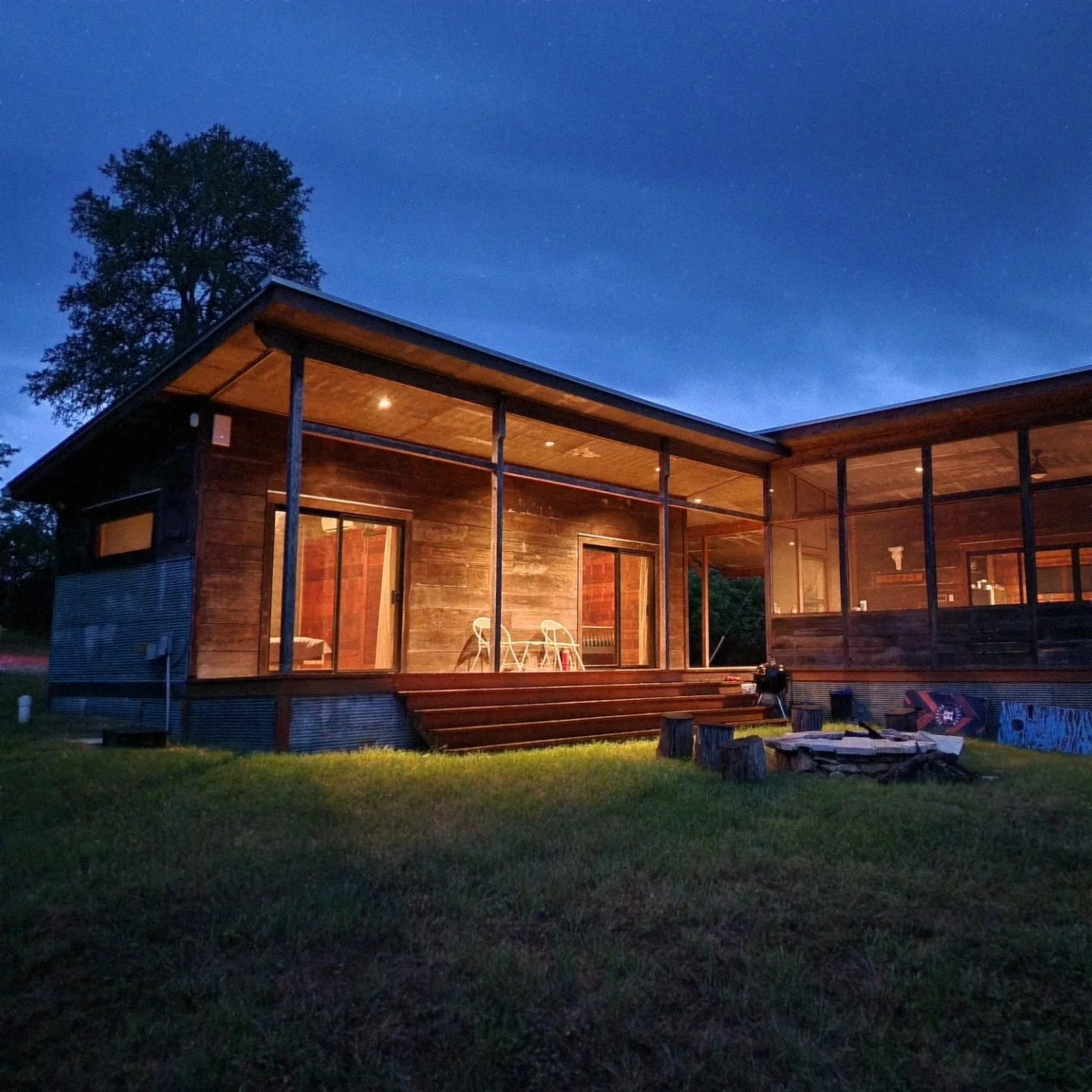 Mother's Day Weekend 💝
Green Acres: The Lodge Eco- Cabin 🏕 
20% off bookings, May 10th through the 12th! 
Book now visit us at greenacresatx.com 
#mothersday #glamping #austin #relax #nature