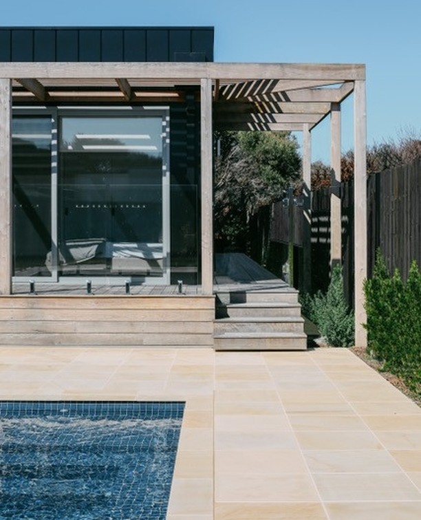 BLAIRGOWRIE, VIC
The perfect place to spend this summer.
@d3buildingdesign
Photography - @zosoaustralia
•
•
•
#outdoorentertaining #d3buildingdesign #blairgowrie #timber #timbershadows #verticalmetalcladding #mornpen #glassbalu