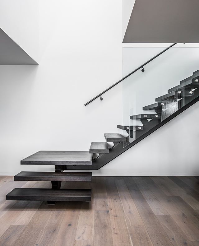 MT MARTHA, VIC
What an amazing staircase. Exceptional clean lines.
@d3buildingdesign
Photography - @zosoaustralia
•
•
•
#mtmarthaalterationsandadditions #timberstaircase #colourcontrast #d3buildingdesign #whitewalls #void #ti