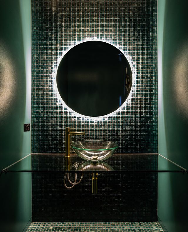 MT MARTHA, VIC
Strip lighting is a great way to highlight any feature in your home. Here strip lighting is used to accentuate the round mirror in this powder room and creates a subtle mood.
@d3buildingdesign
Photography - @zosoaustralia
&bull