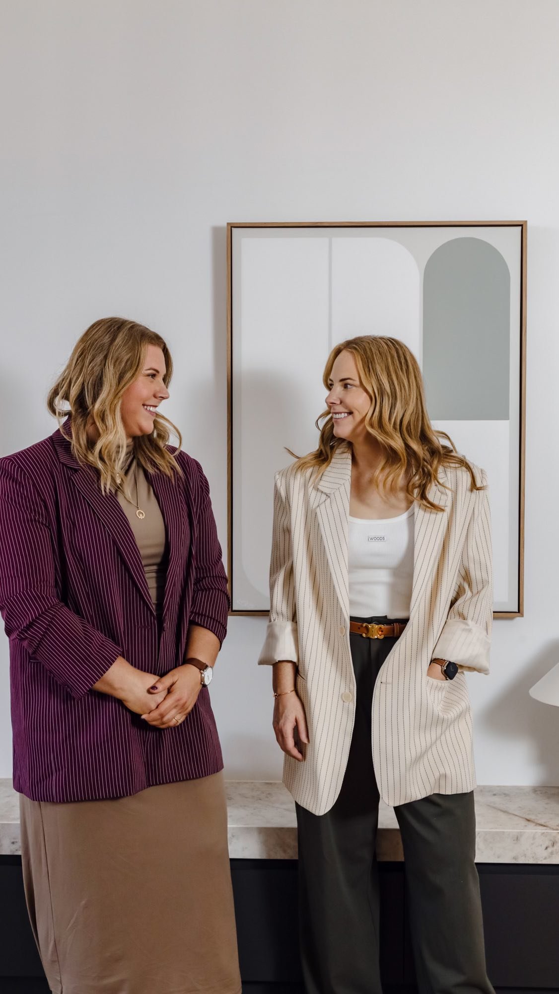 When it comes to design, it’s all about the little things that make a BIG impact! From sleek, minimal design to thoughtfully chosen accents, we bring out the best in every space without over-styling.
Our goal? To create spaces that feel as un