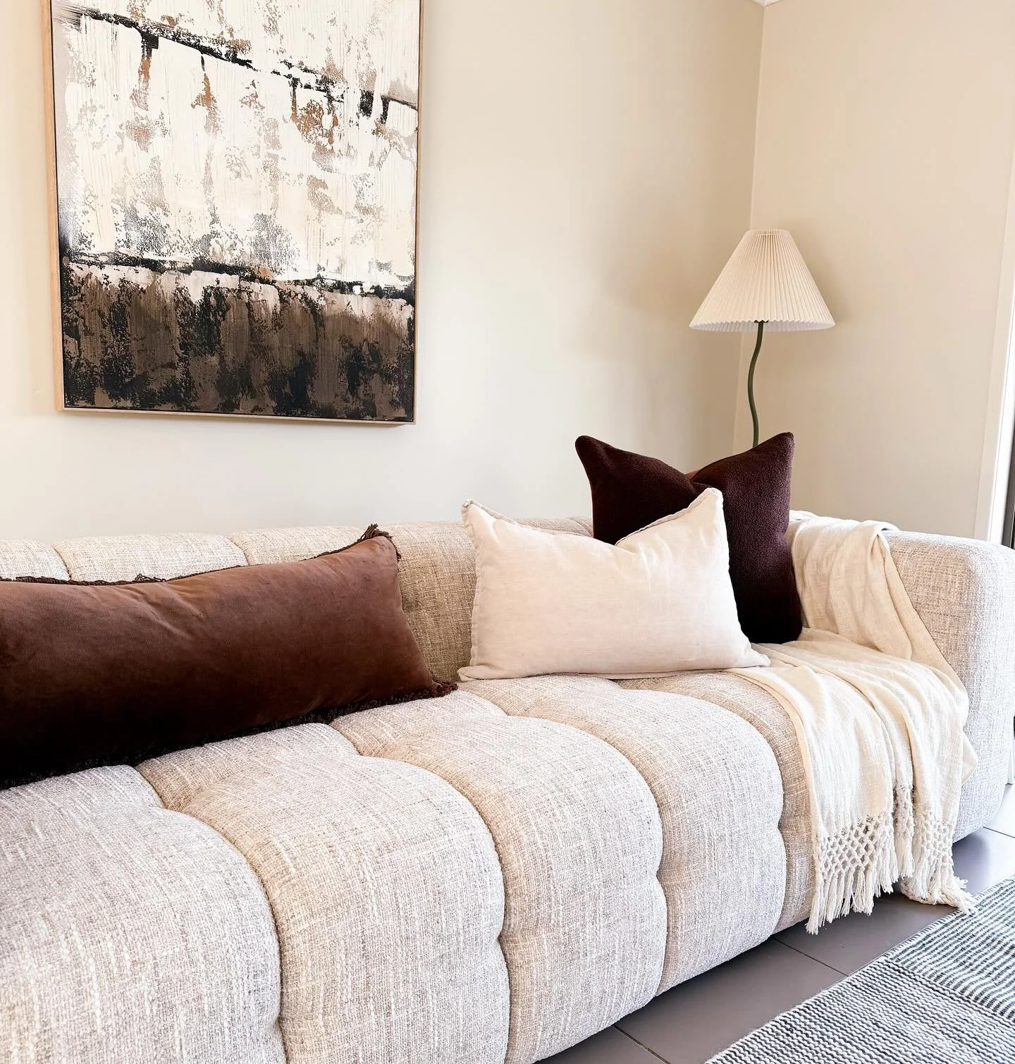 Just listed: 19 Saywell Court! Discover a charming family home in a serene location, staged to capture your heart. Imagine sunny mornings in the cozy breakfast nook and evenings spent gathered around the dining table sharing stories. Every detail inv