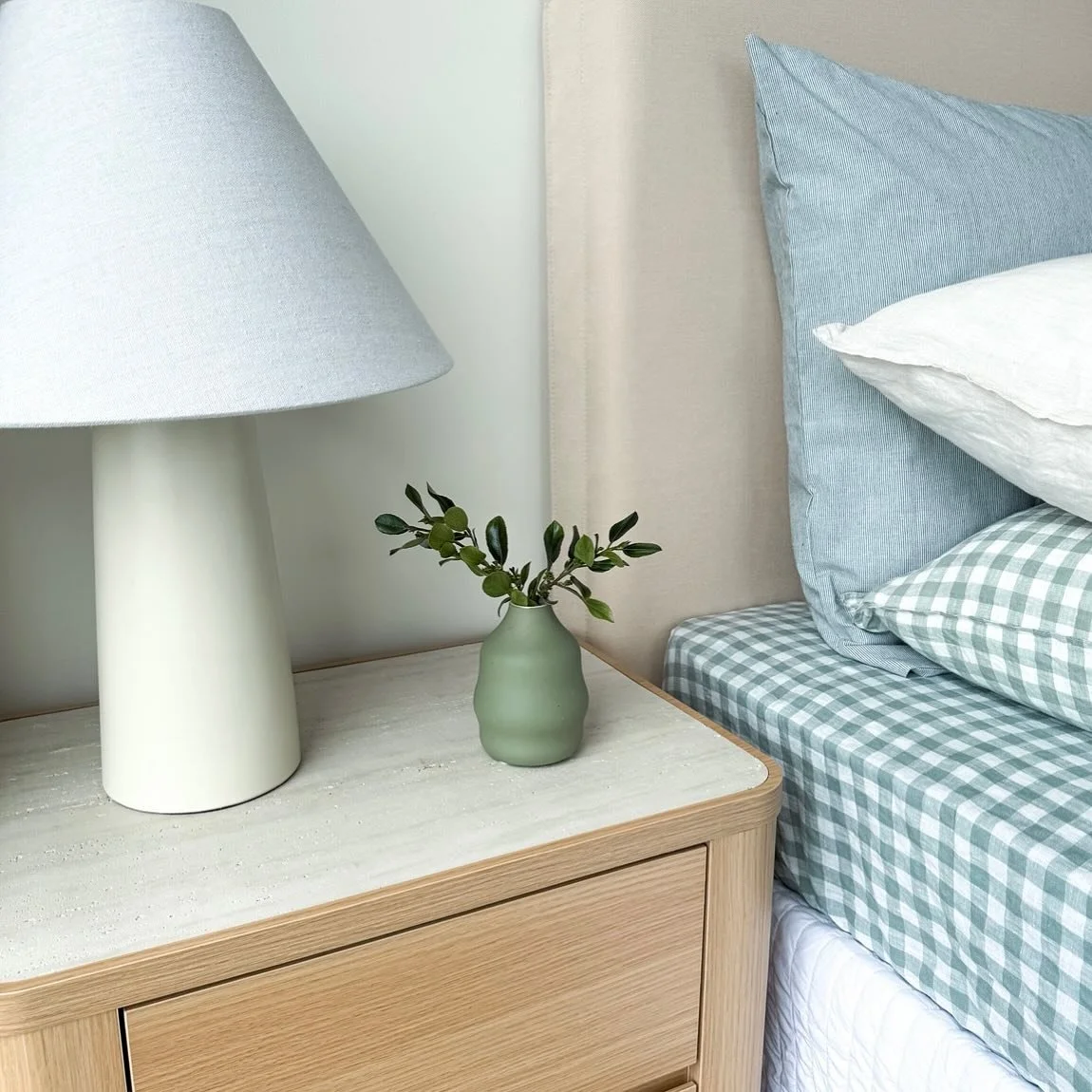 Luxury coastal living, right in the heart of Warrnambool.
1/72 Merri Street offers effortless style, ocean views, and unbeatable convenience.
🏡 Auction 1pm tomorrow. Don&rsquo;t miss your chance to call it home.

Agent: @raywhitewarrnambool @teamtor