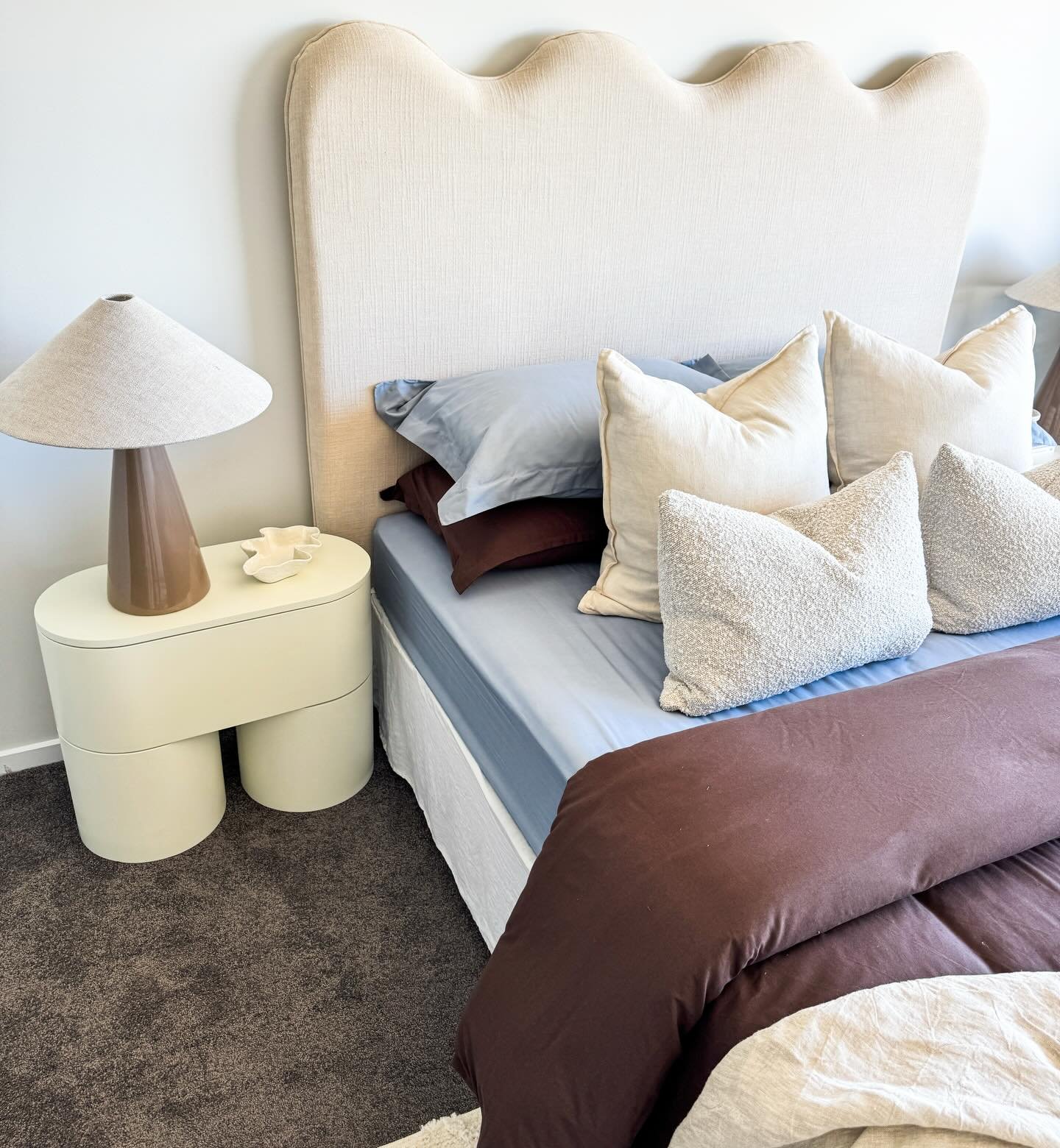 Muted blue + chocolate brown&hellip; is the world ready for it? 
We&rsquo;re not sure yet, but we are absolutely obsessed. 🍫

A rich, grounding palette that feels warm, modern and just a little bit daring, exactly how a master suite should be. 🤎💙
