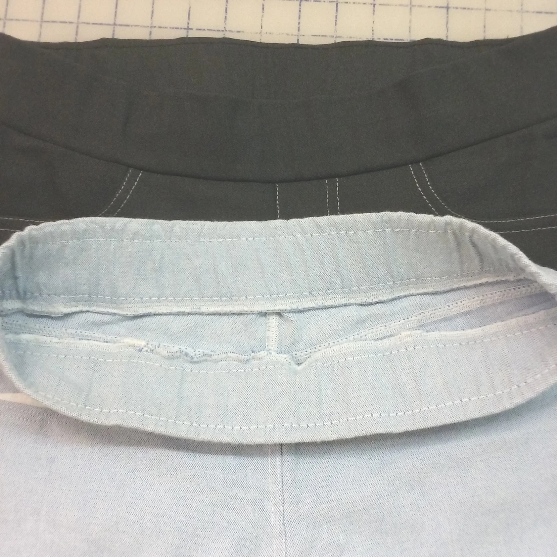 Same construction method for the waistband, using 2” wide knit elastic instead of 1”’ wide regular elastic