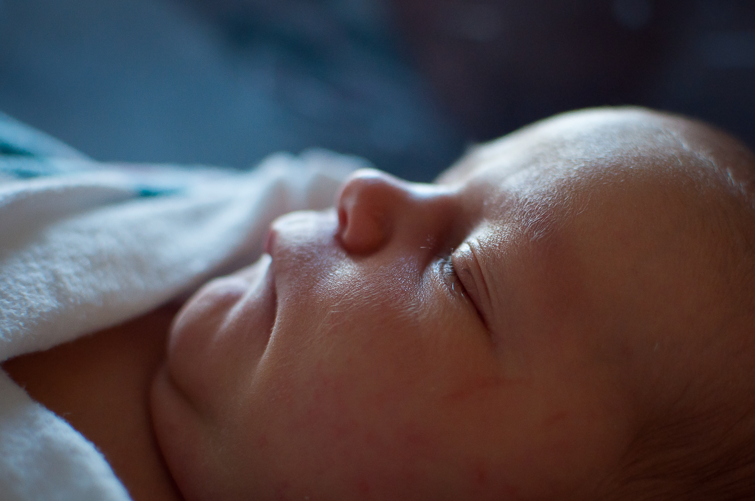 Side profile image of Pekin Hospital fresh 48 newborn.