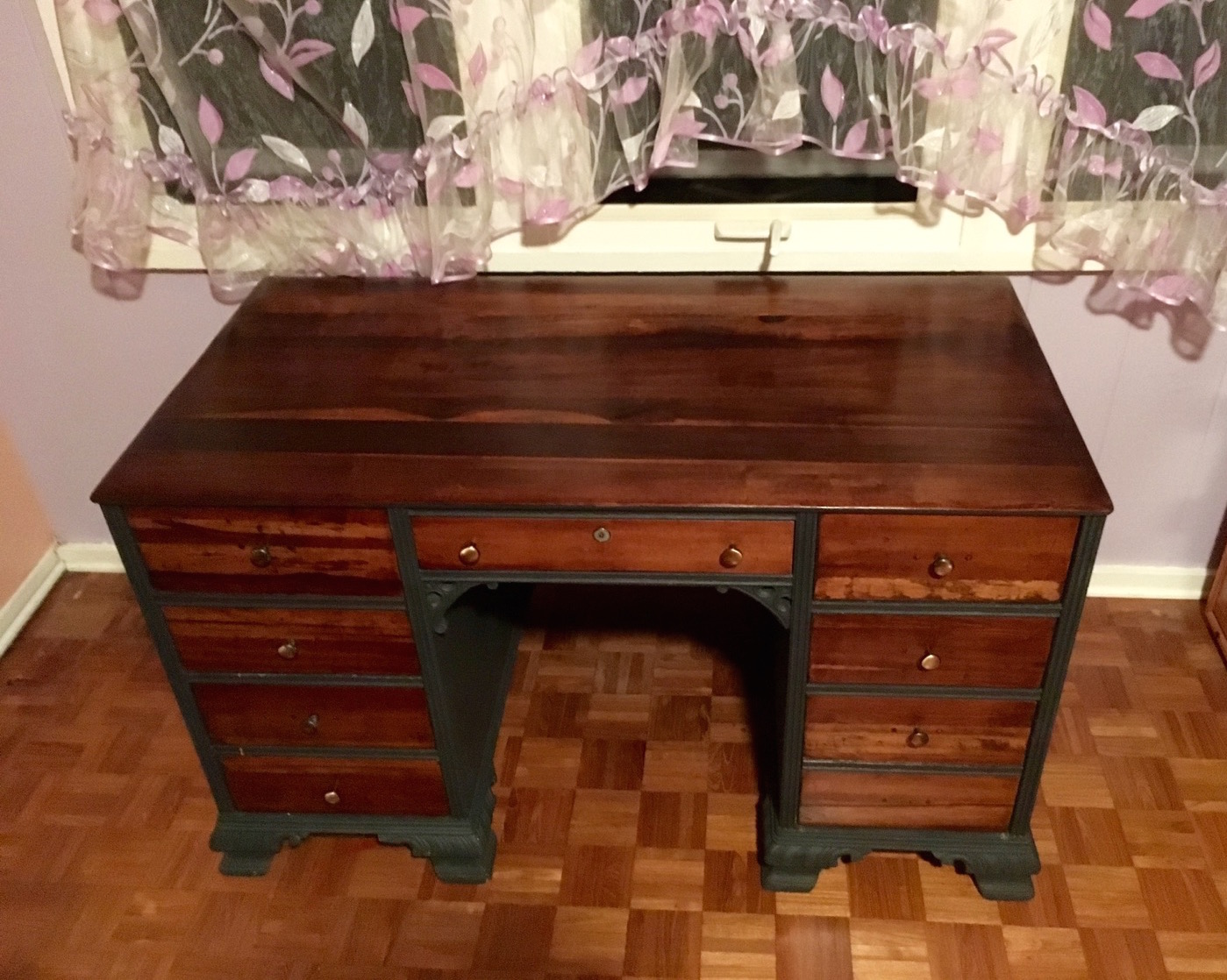 Last picture... Rust & Root desk in its new home!