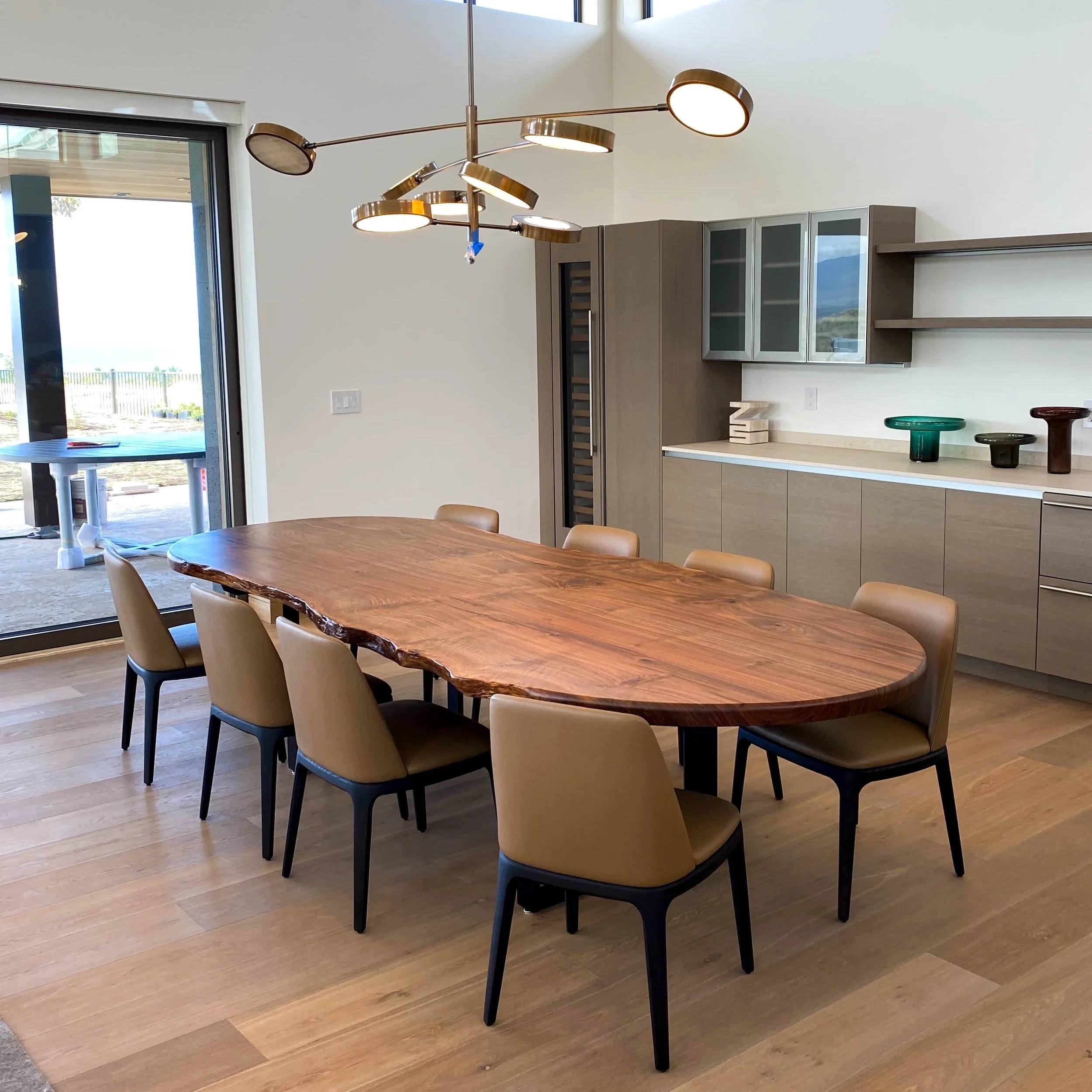 Building a Claro walnut slab dining table