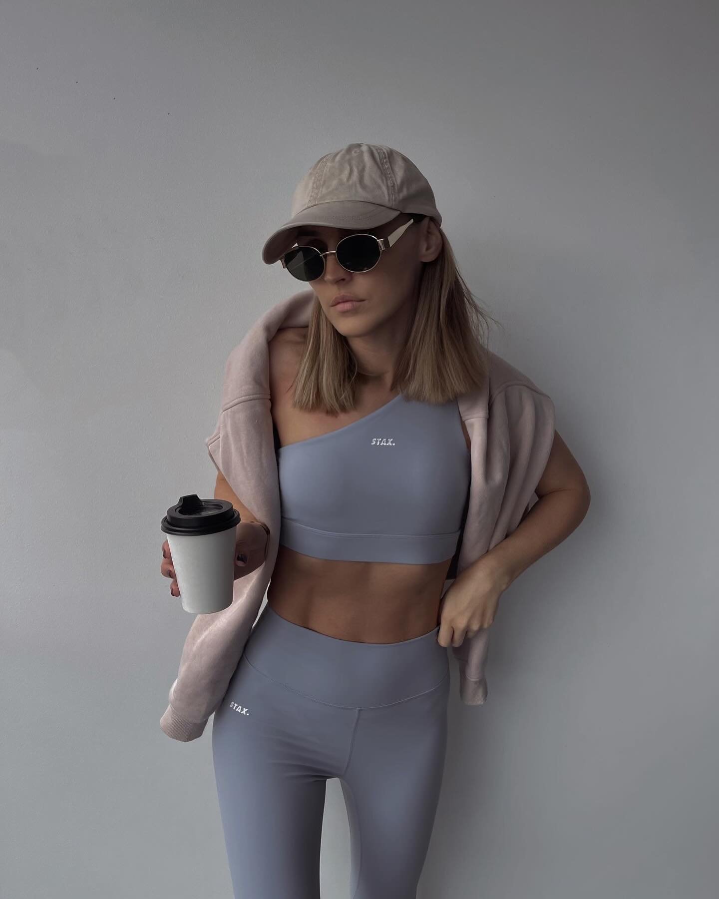 End of week things; coffee, walks and planning the next work week before a weekend of celebrations. 

Set is from @staxofficial_  so comfy and also on sale now.