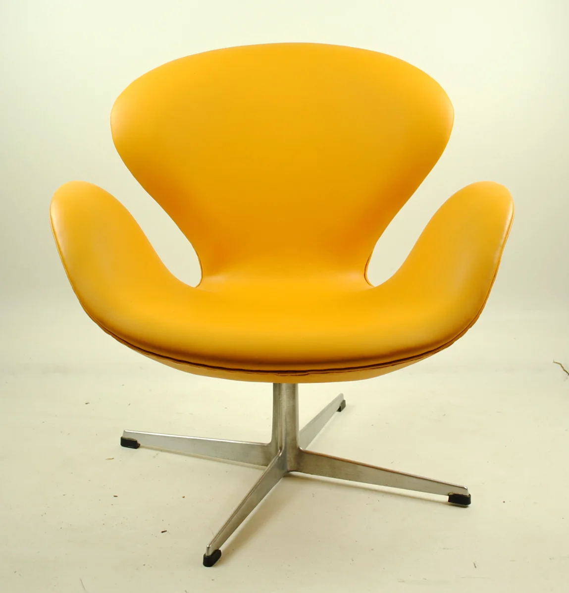 B 1589 Fåtölj, Svanen SÅLD (kund 9609-80)