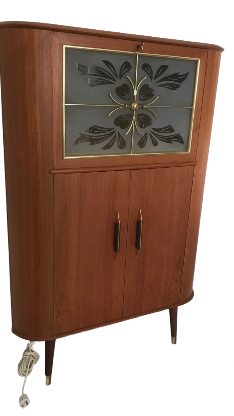 59867049-BE96-4D2B-9743-9F417996B5A6