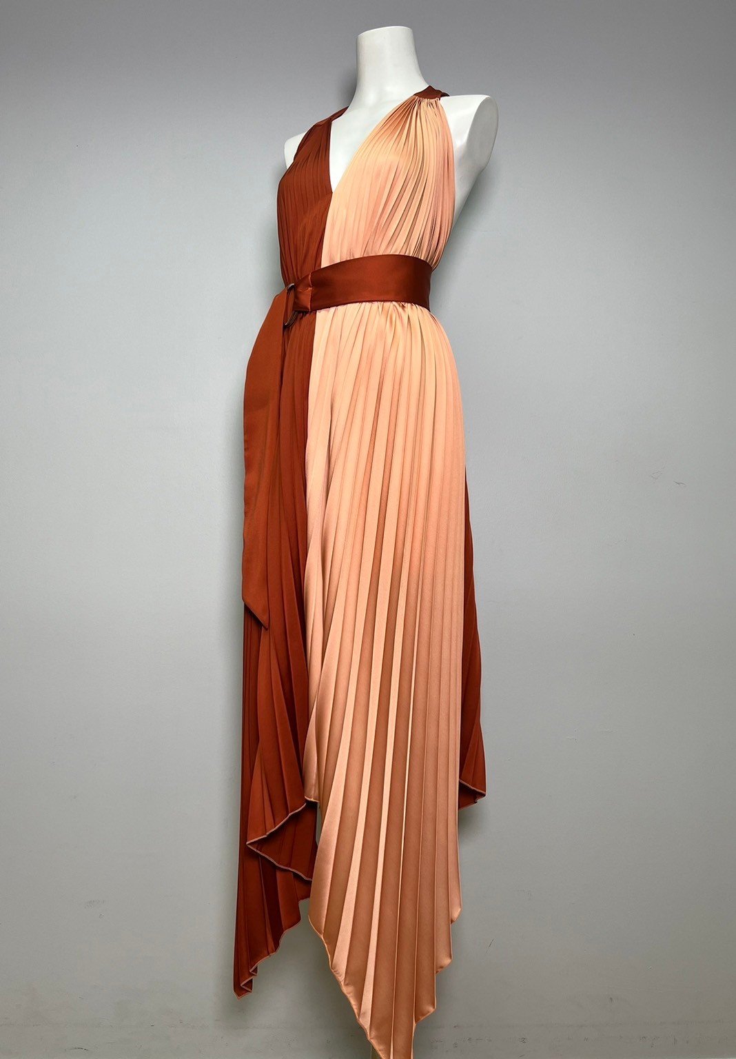 LINE_ALBUM_New collection 1_231204_4.jpg