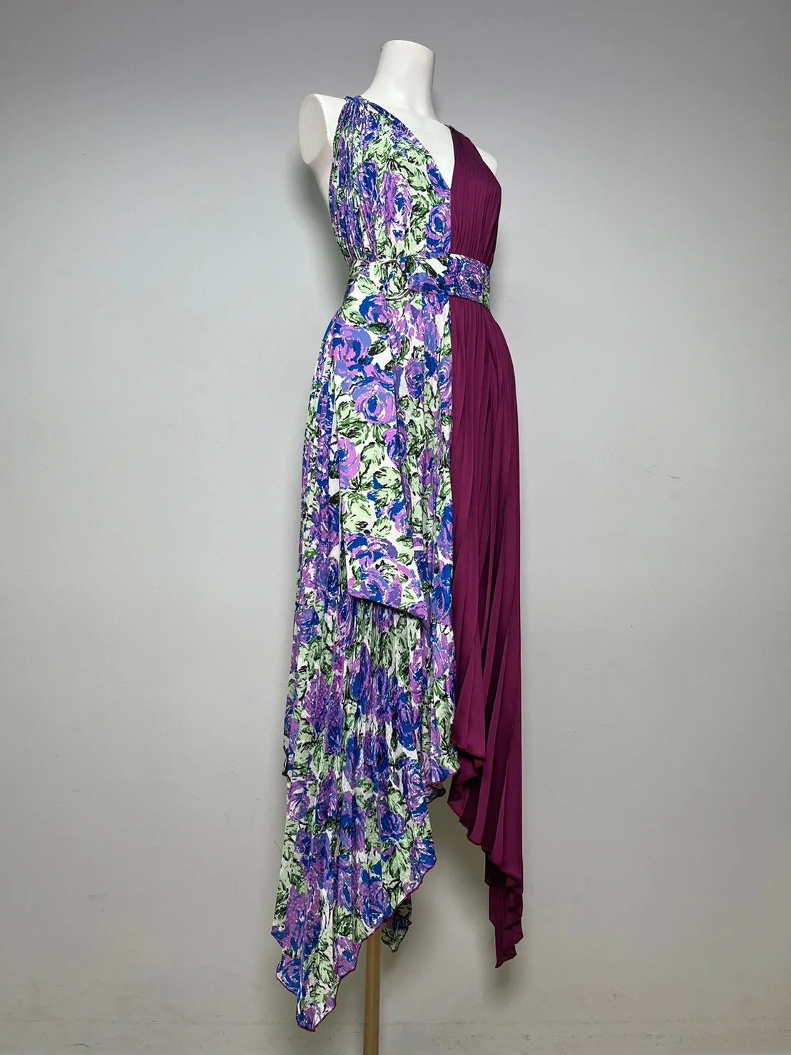 LINE_ALBUM_New collection 1_231204_13.jpg