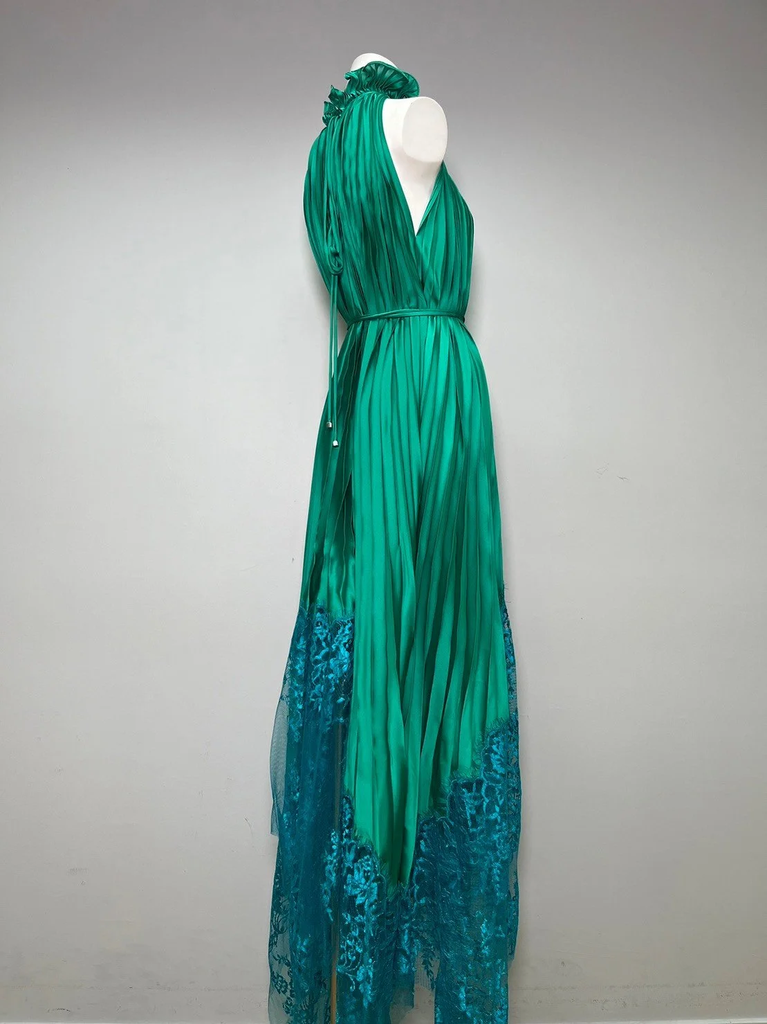 LINE_ALBUM_New collection 1_231228_2.jpg