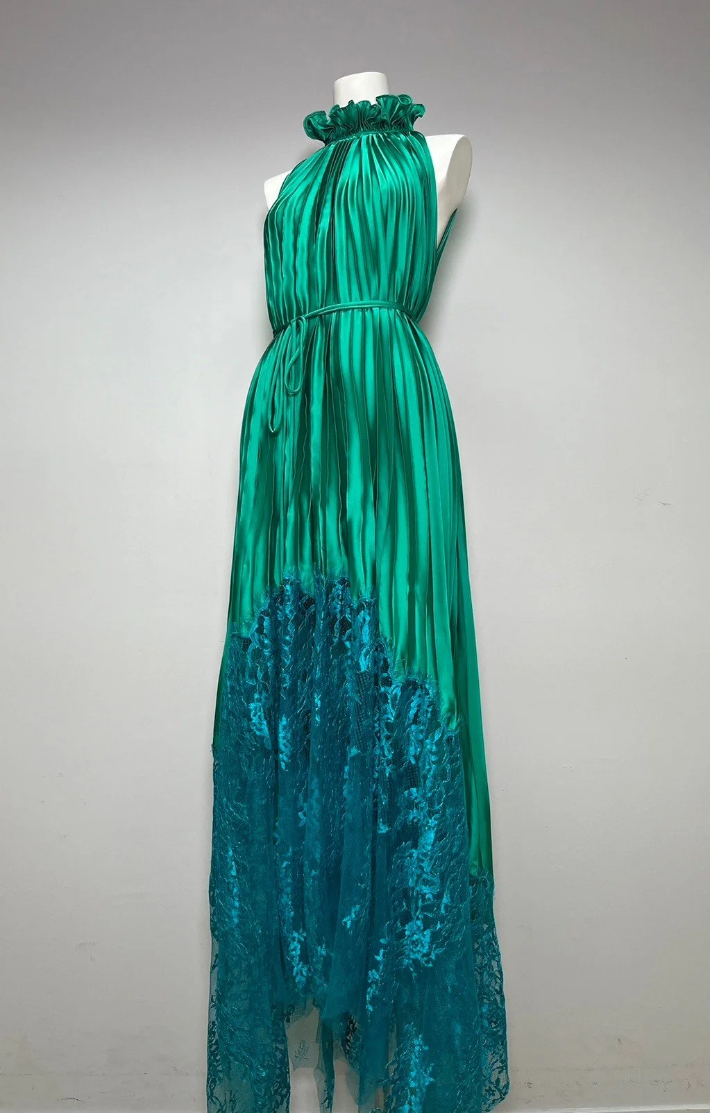 LINE_ALBUM_New collection 1_231228_4.jpg