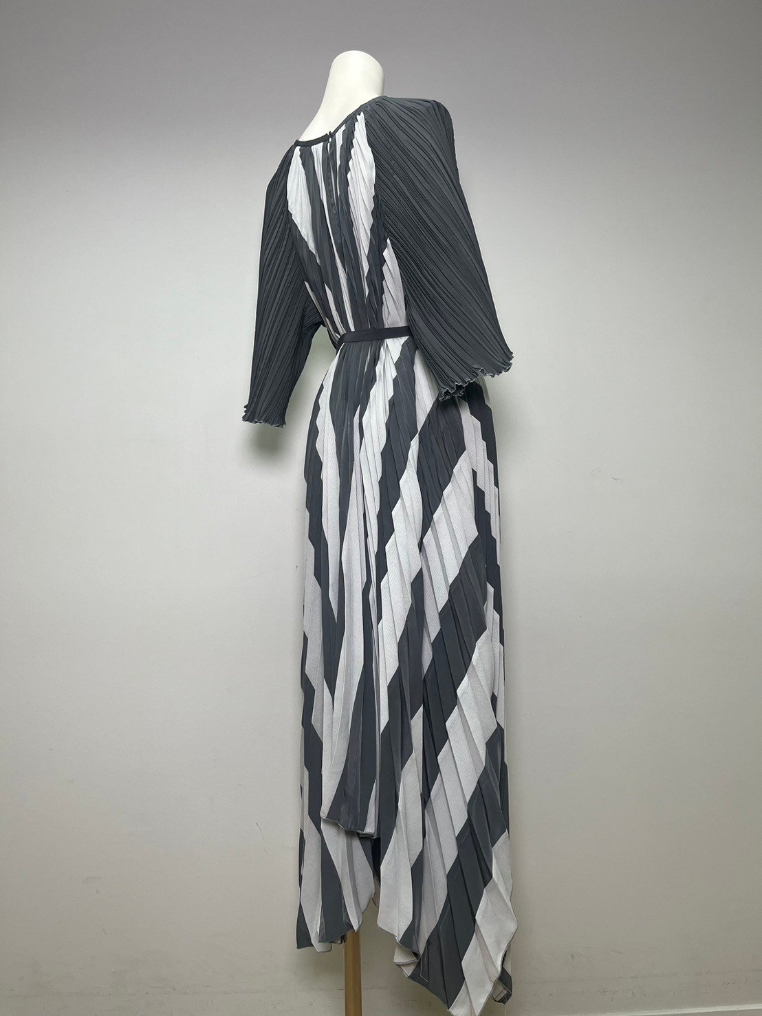 LINE_ALBUM_New collection 1_240222_2.jpg