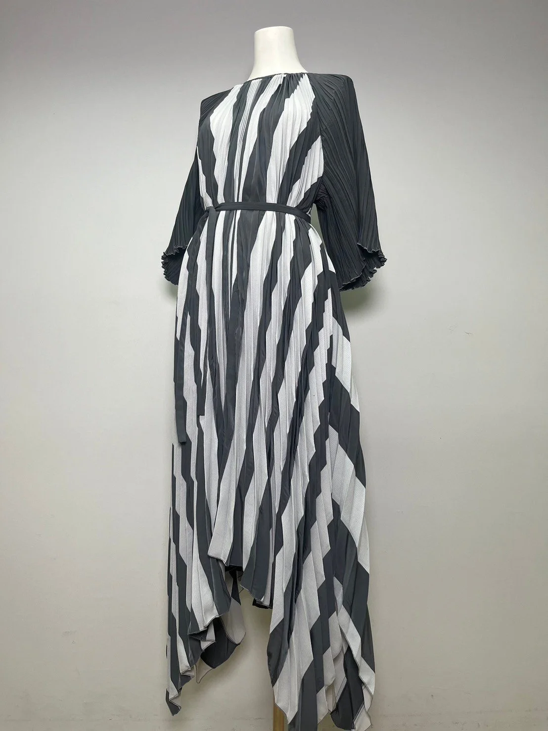 LINE_ALBUM_New collection 1_240222_4.jpg