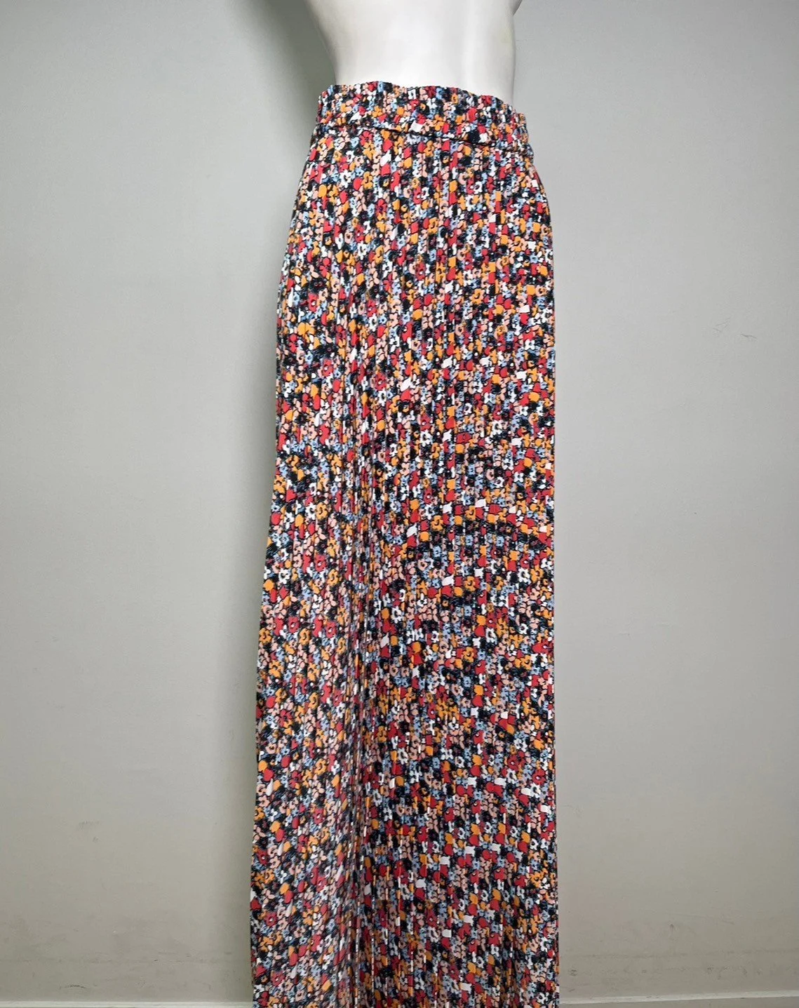 LINE_ALBUM_New collection2_240320_7.jpg