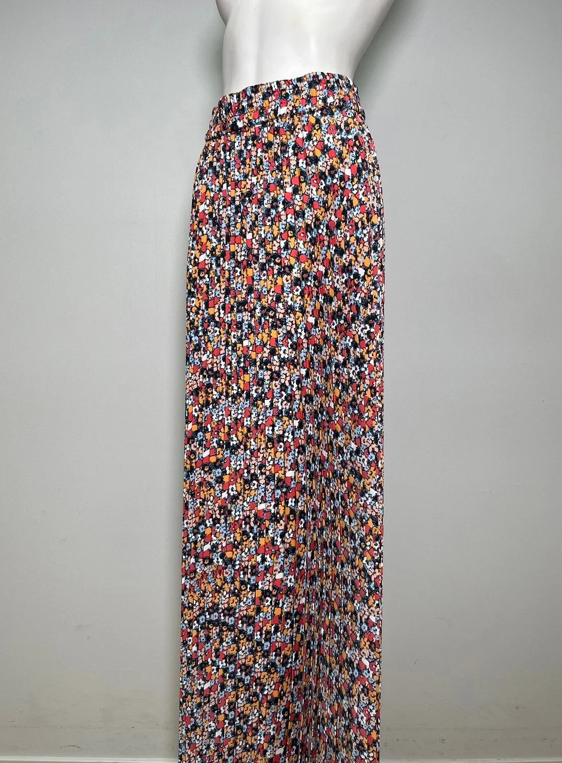 LINE_ALBUM_New collection2_240320_6.jpg