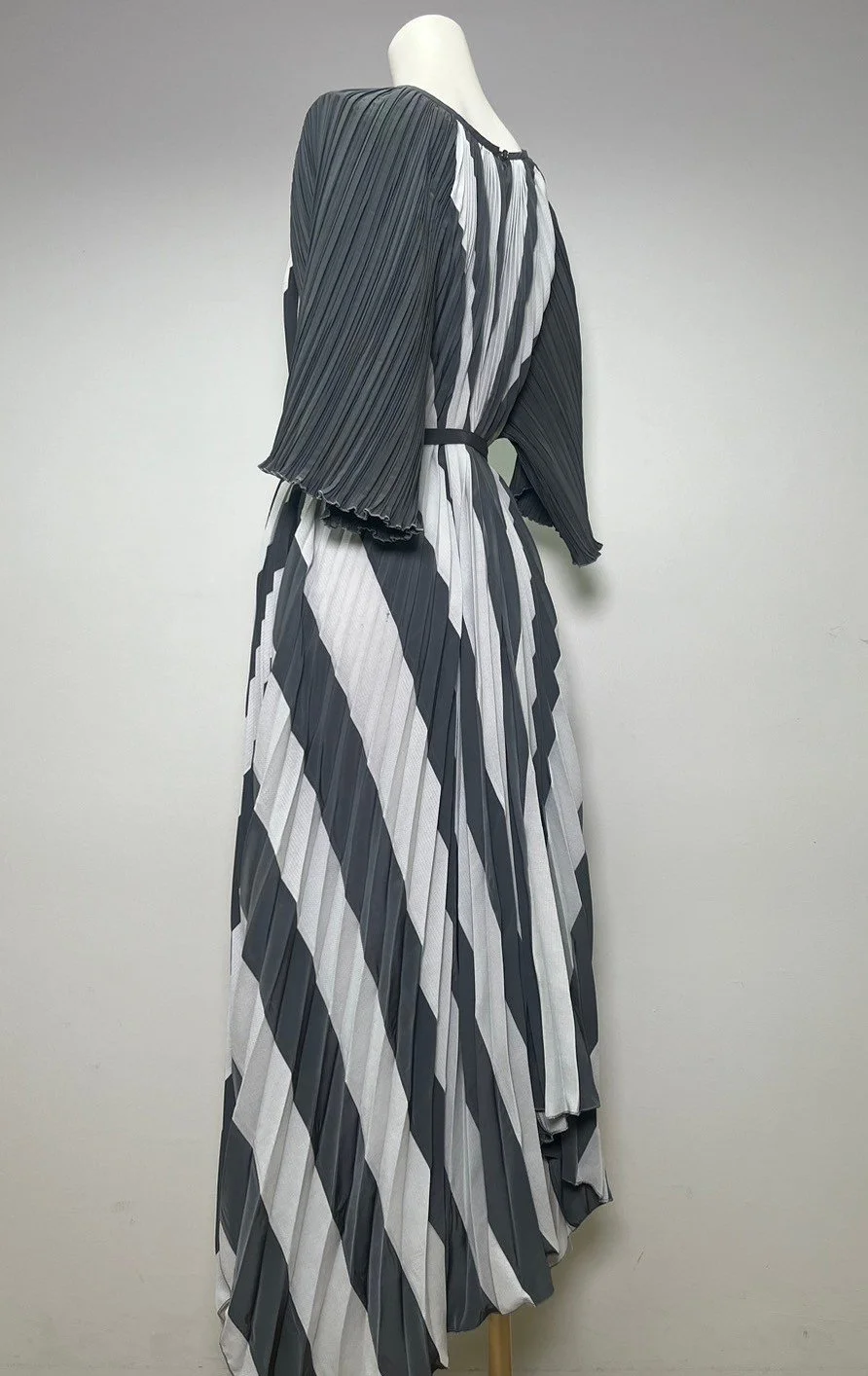LINE_ALBUM_New collection 1_240222_1.jpg