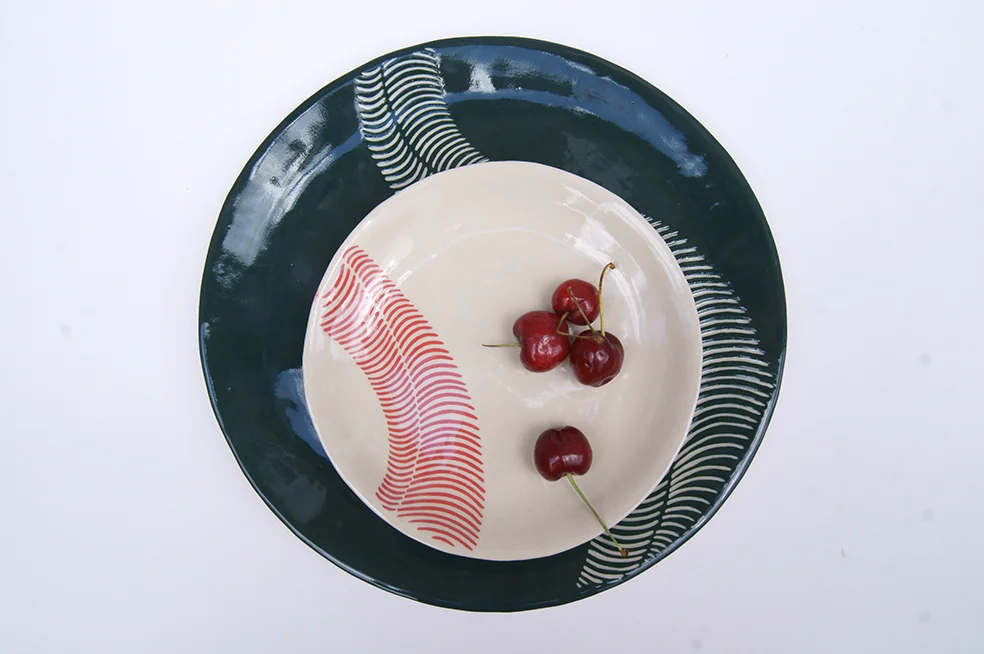 Dessert plate / raspberry red