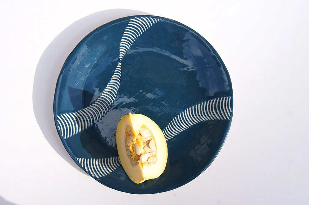 Medium dinner plate / dark blue