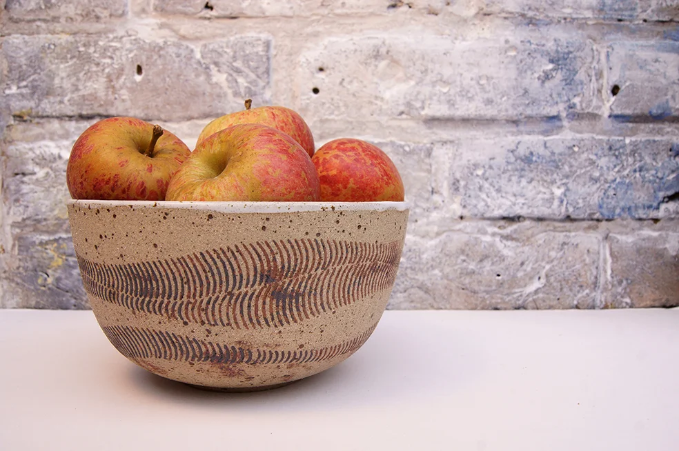 Rustic fruit bowl / maroon