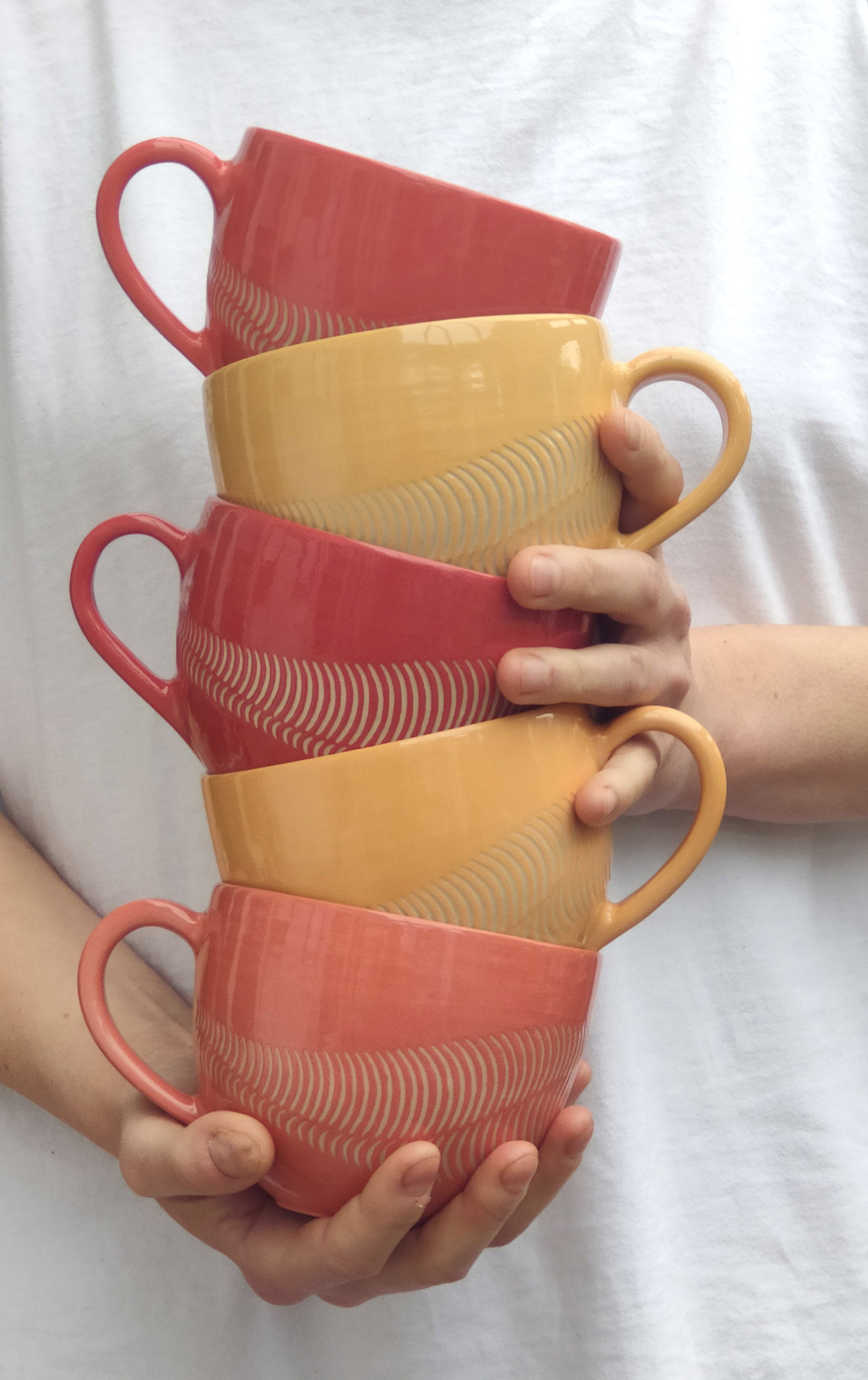 _Judit-Esztergomi-flow mugs-1.jpg