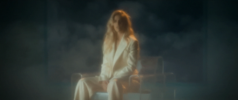 LondonGrammar-CalifornianSoilOfficialVideo-ezgif.com-optimize.gif