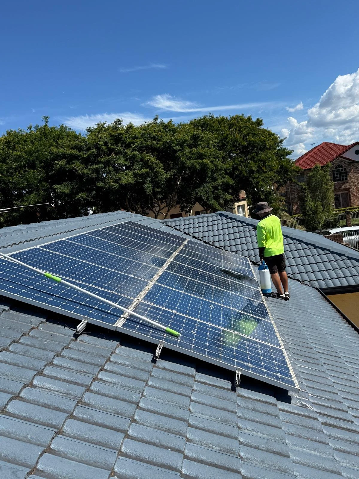 Solar panel cleaning Mount Gravatt