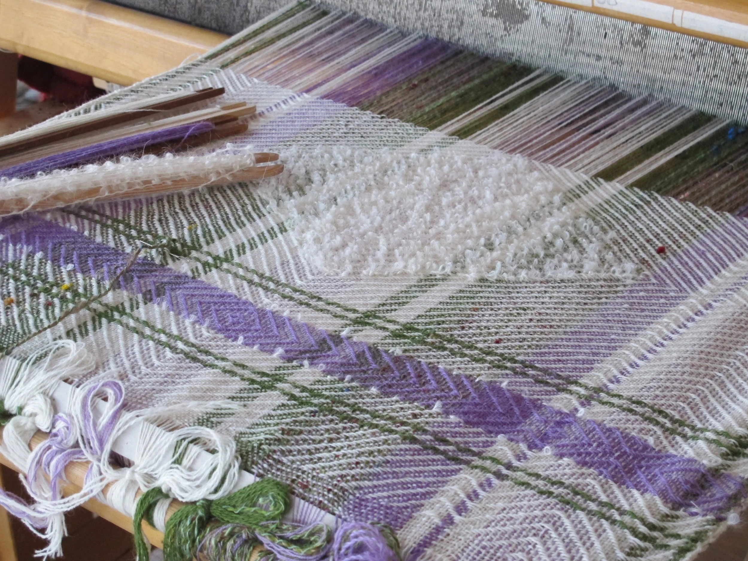 Heather path on loom