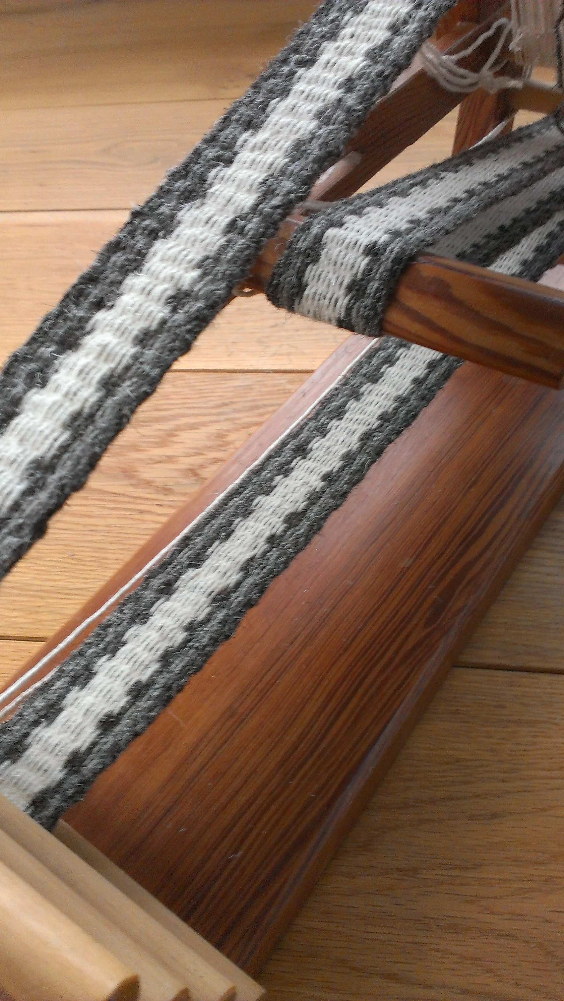 herdwick strap on inkle loom