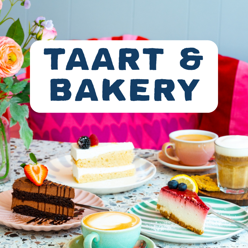 Een tafel met diverse desserts, waaronder chocoladetaart, citroentaart, cheesecake met rood fruit, en koffie, met een kleurrijk achtergrond en bloemen. Vegan taart van ETN in Enschede. Homemade & plantbased. 