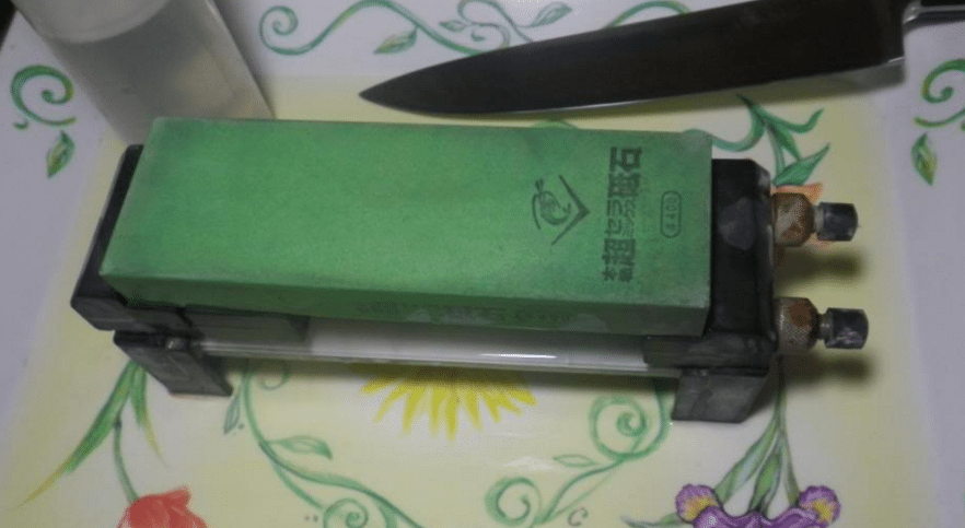 stone-holder-sharpening.png