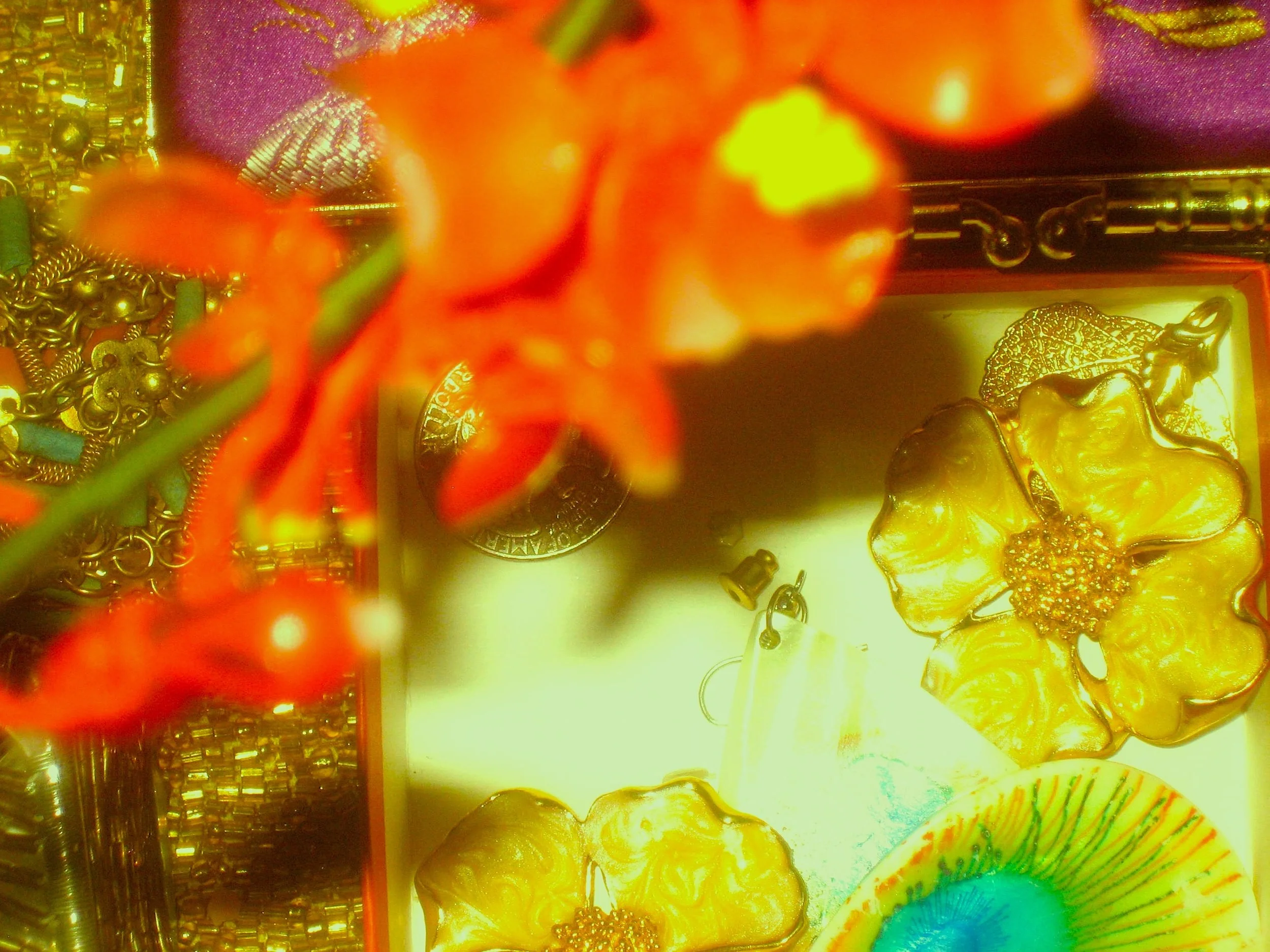 Red Box Quater Dollar small.jpeg