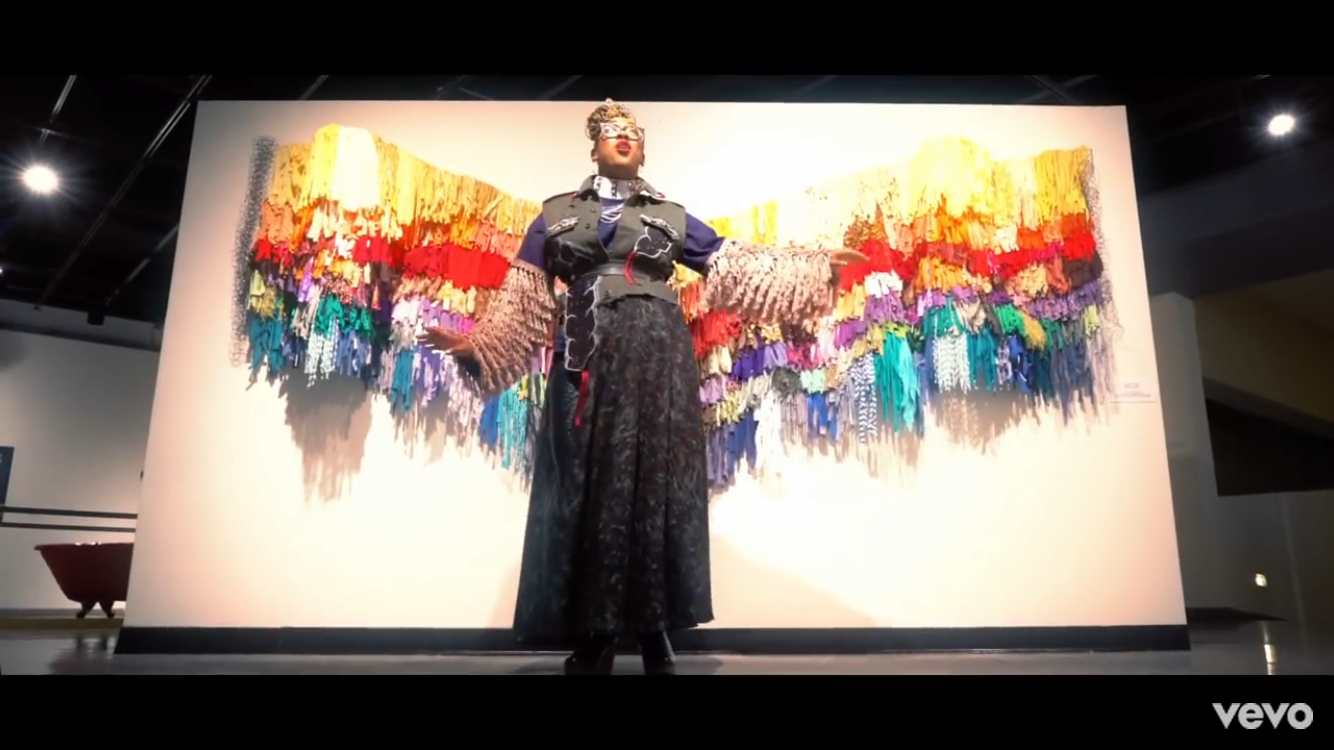 Music video for Welcome to my world performed by Kindred the Family Soul. Directed by :Konee Rok Styling by :Dapper Afriika shot on location at the African American Museum of Philadelphia, www.kindredthefamilysoul.com Featuring My Rainbow is Enuf by Amber Robles-Gordon